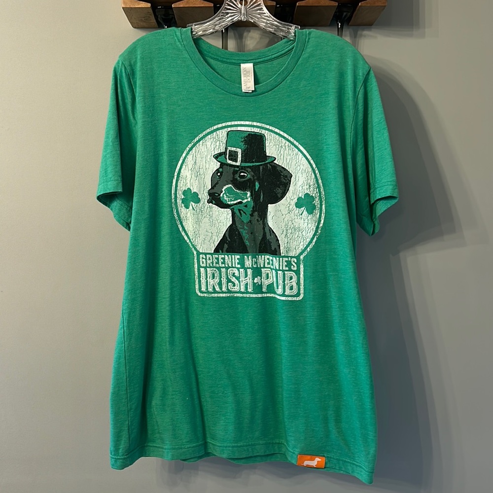 American Doxie size large shirt Grennie McWeenies Irish pub